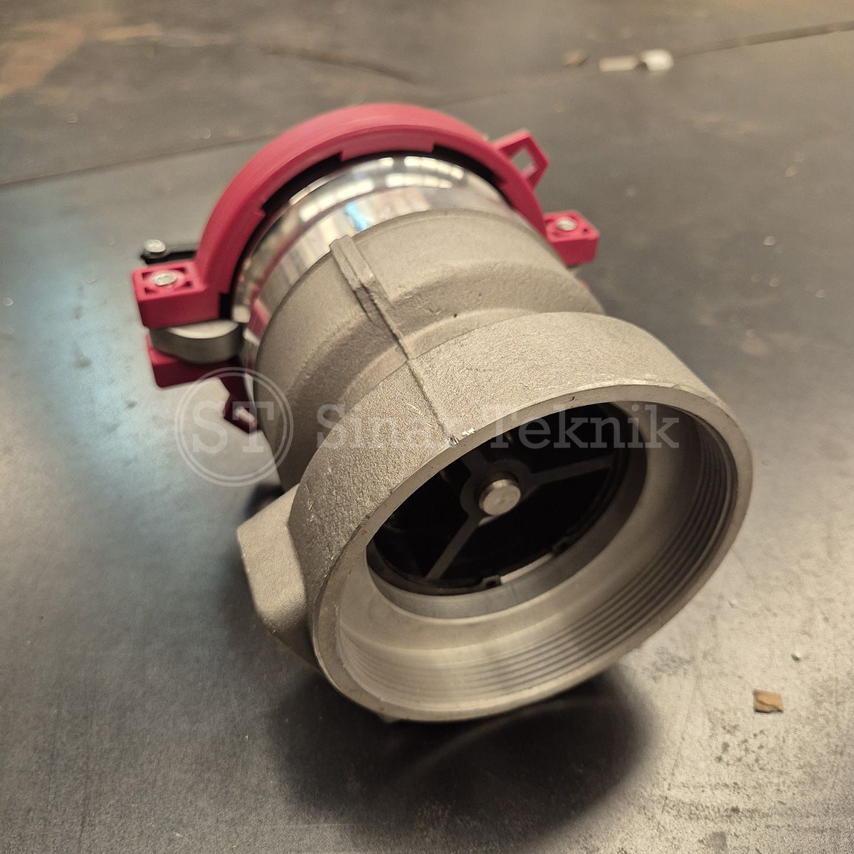 Oil Gas Recovery Coupling Beserta Dust Cap - Image 4