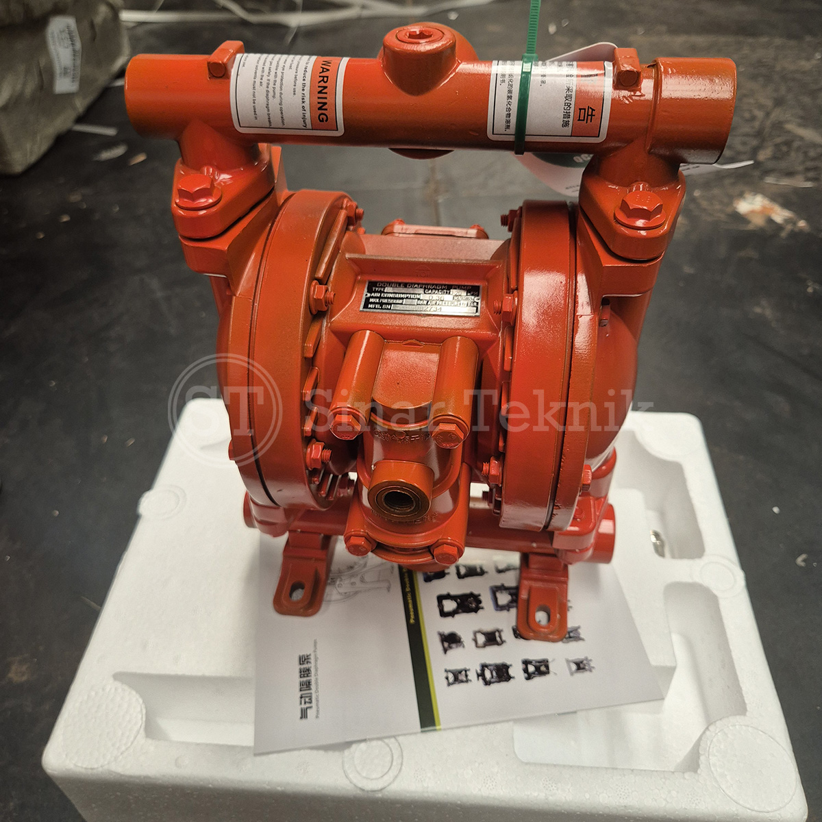 Diaphragm Pump Alloy Buna-N 1/2 Inch