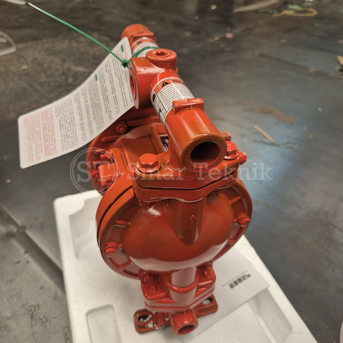 Diaphragm Pump Alloy Buna-N 1/2 Inch - Image 3
